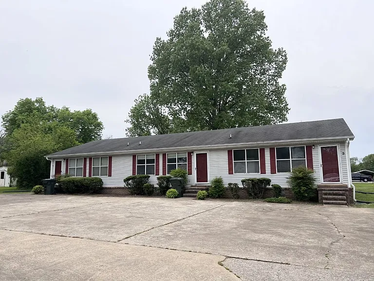 208 Ivie Ln — Photo 2