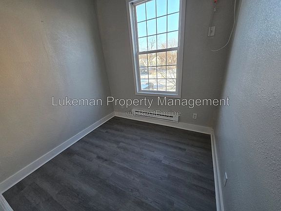 4th image of 1338 Portage Rd