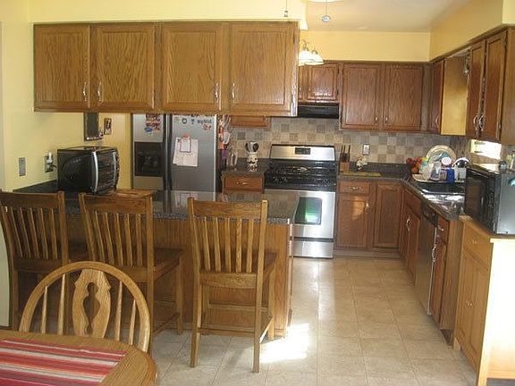3rd image of 907 Marcie Dr