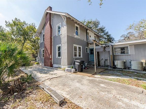 5th image of 1048 Iroquois St