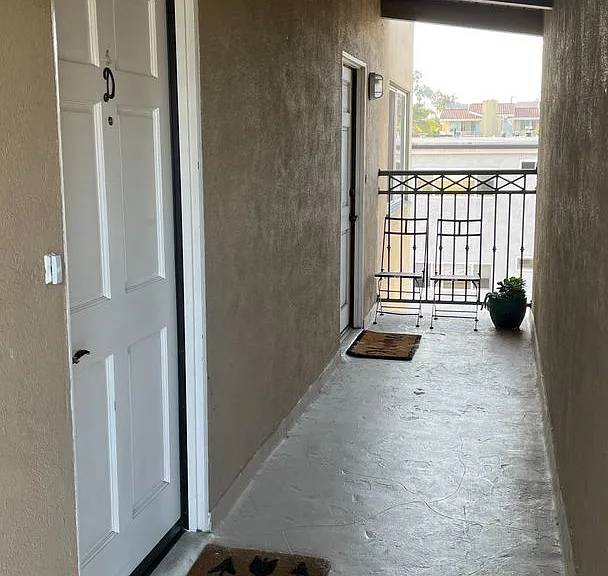 1401 Manhattan Beach Blvd — Photo 18