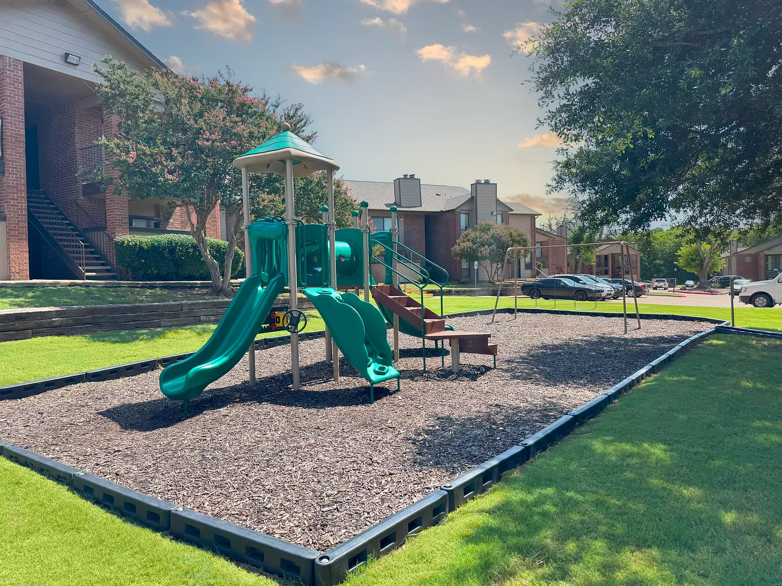 Valley Creek Apartments — Photo 3