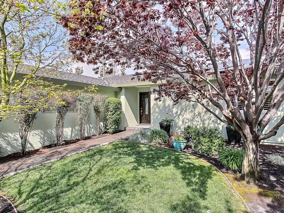 1st image of 4985 Castlewood Ct