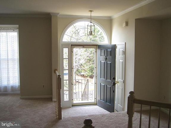 3rd image of 7059 Kings Manor Dr