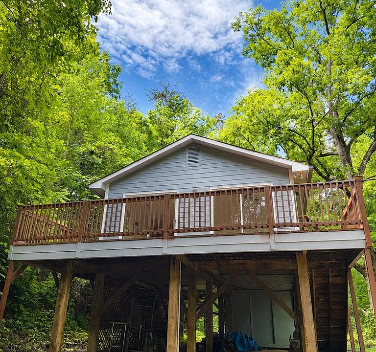 1st image of 272 Dehart Mill Rd