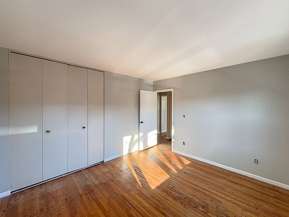 4th image of 19 Farnham Ave APT 4