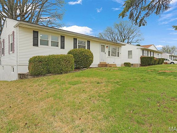 3rd image of 11125 Pine Forest Dr