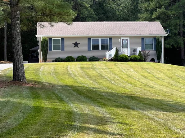 102 Fawn Ct, Amherst, VA 24521