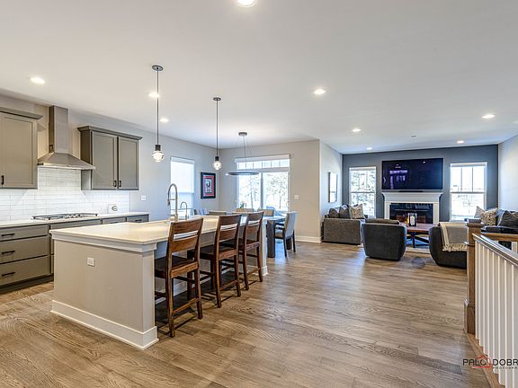 4th image of 23098 N Pinehurst Dr