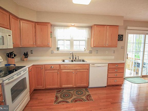 5th image of 1127 Harford Town Dr