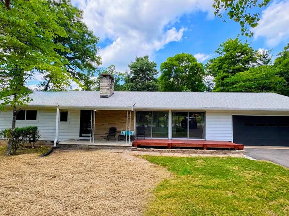 104 Pinehurst Ln, Signal Mountain, TN 37377