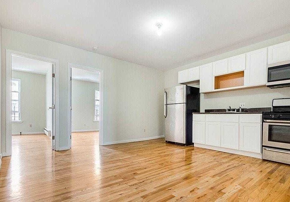 1st image of 2350 Pacific St APT 3L
