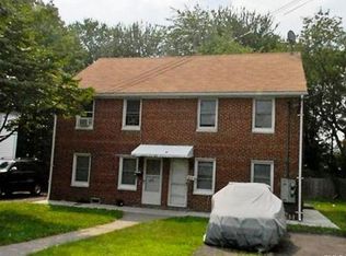 517 Pearl Harbor St, Bridgeport, CT 06610