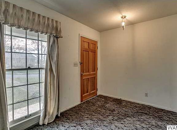 3rd image of 3006 31st Ave E