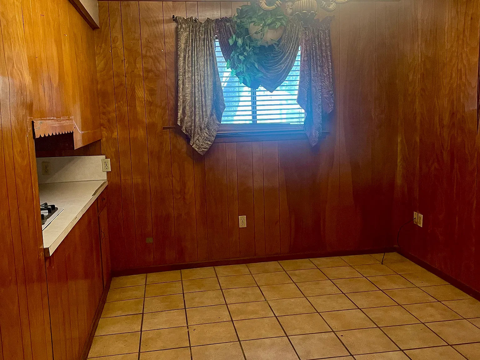 3 bed, 2.5 bath, 1800 sqft, $1,650 — Photo 2