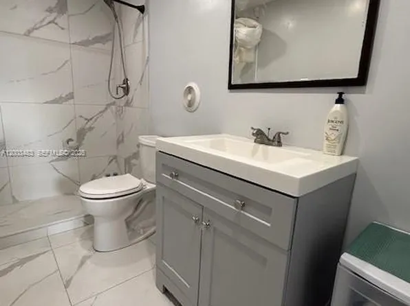 8429 Forest Hills Dr APT 301, Coral Springs, FL 33065