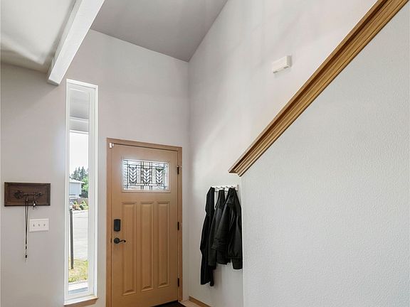 5th image of 2211 148th Street E