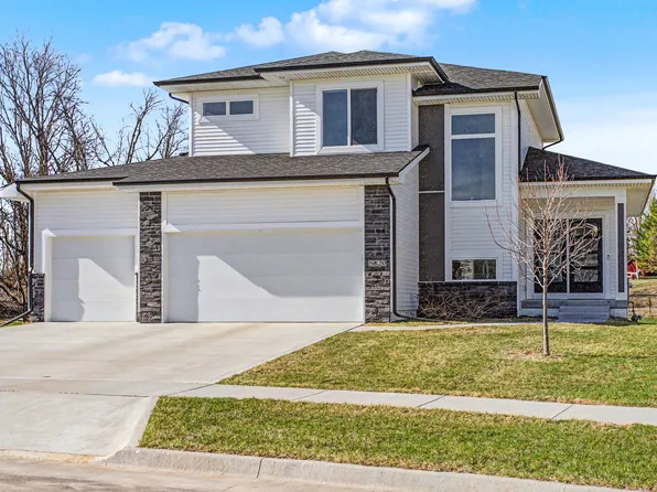 5820 Allerton Dr, Ames, IA 50014