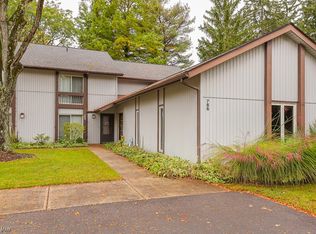 786 Pipes Ct, Northfield, OH 44067