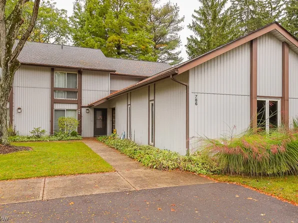 786 Pipes Ct, Northfield, OH 44067