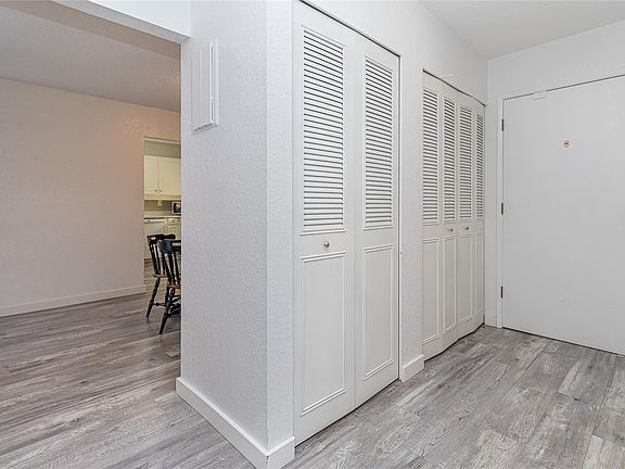 3rd image of 1545 Pandora Ave #212