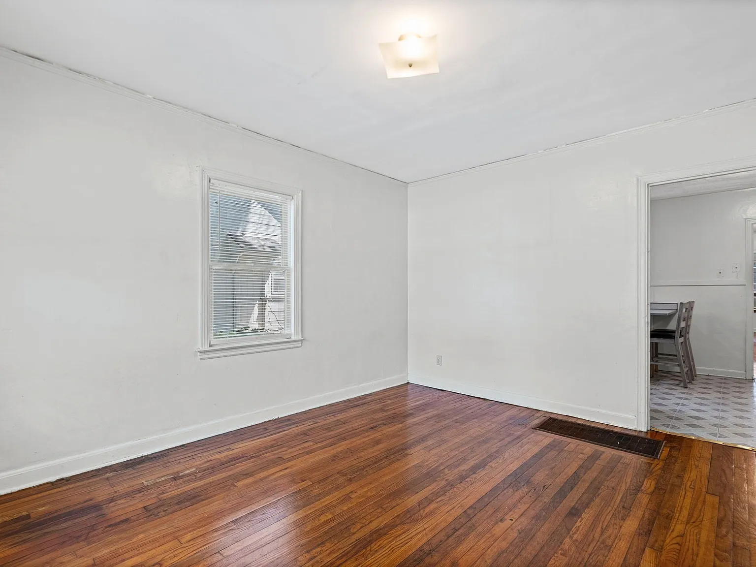 2 bed, 1.0 bath, 800 sqft, $799 — Photo 4