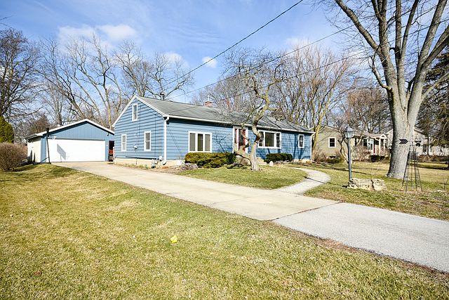 1st image of 305 Evergreen Dr
