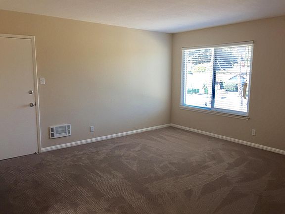 2nd image of 1490 Crestwood Dr APT 2