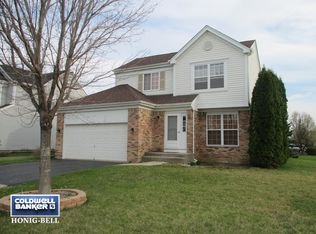 11 Laura Ct, South Elgin, IL 60177