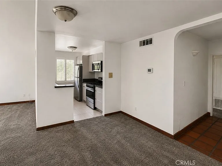 5255 Bellingham Ave — Photo 3