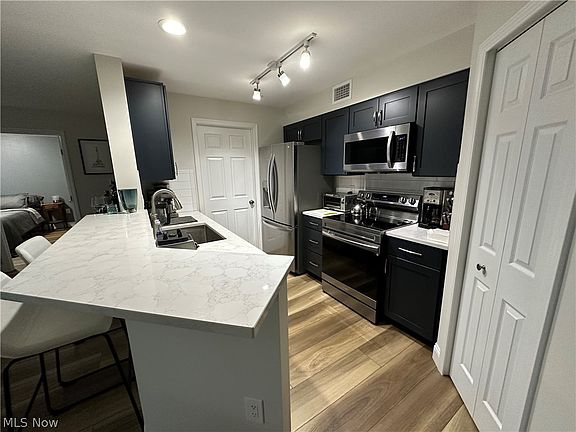 5th image of 23002 Chandlers Ln APT 231