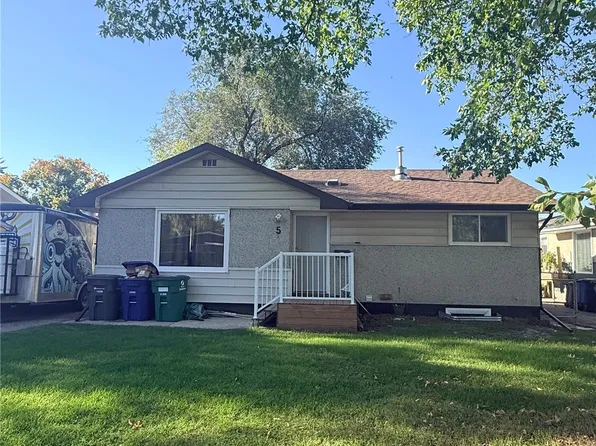 5 Malta Crescent, Saskatoon, SK S7L 3V9
