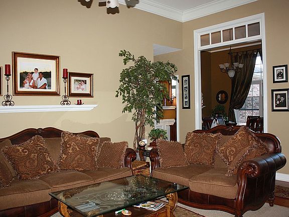 2nd image of 870 Isaac Dr