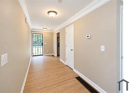 3 bed, 1650 sqft, $2,300 — Photo 4