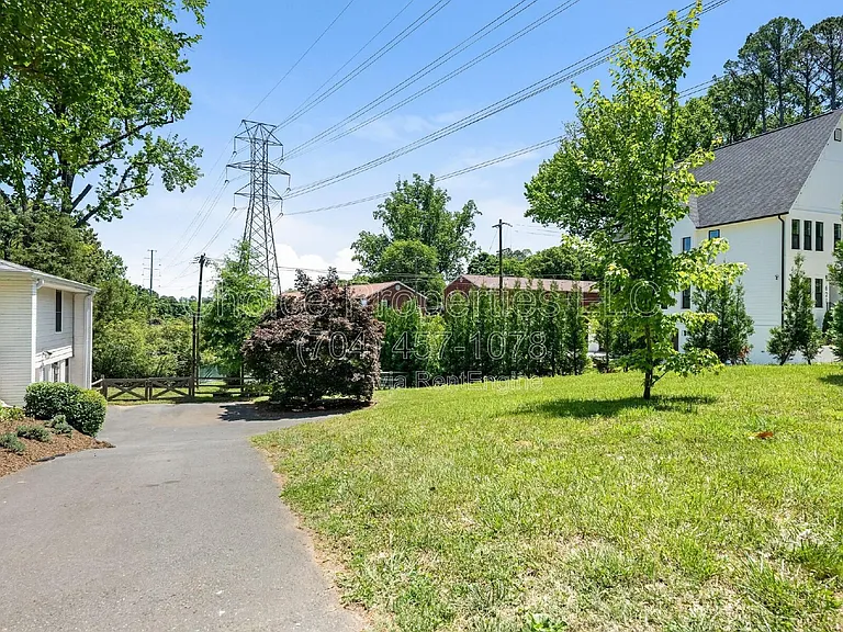 611 Poindexter Dr — Photo 34