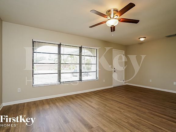 3rd image of 1125 SE 33rd Ter