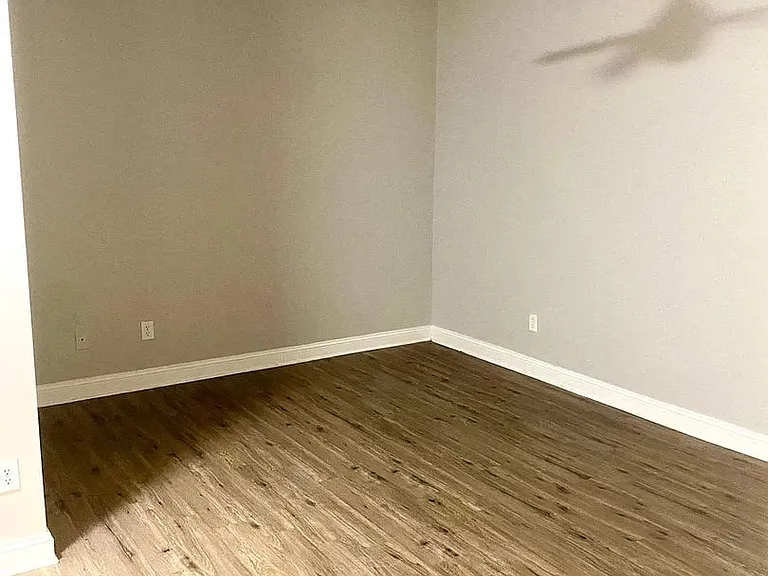 9050 Bayrose Cir — Photo 16