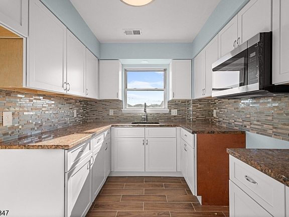 3rd image of 219-221 Clinton Pl