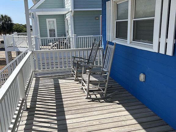 3rd image of 472 Ocean Blvd W