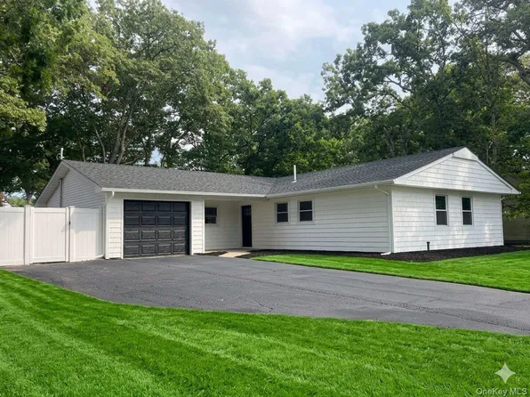 35 Winside Lane, Coram, NY 11727