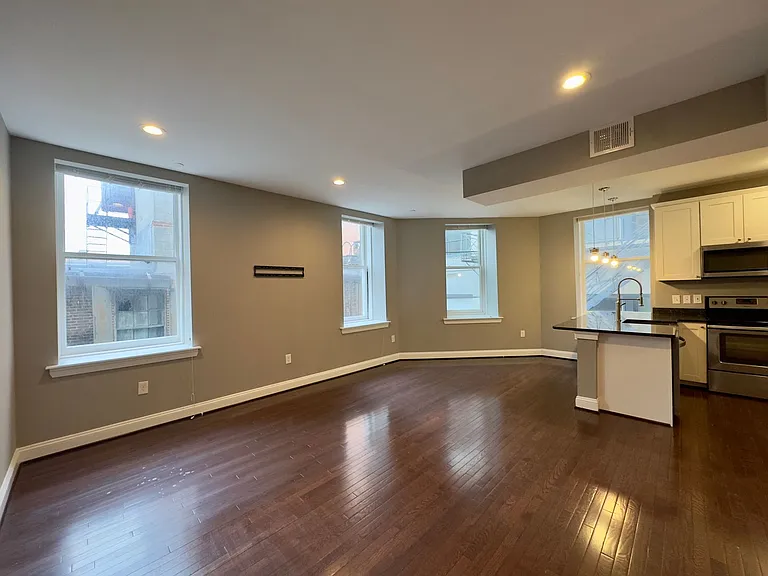 Apartment Units with In-Unit Laundry in Downtown Baltimore, MD! — Photo 30