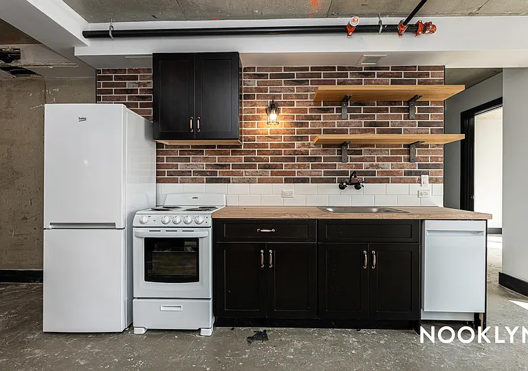 639 Foster Ave #302 — Photo 2