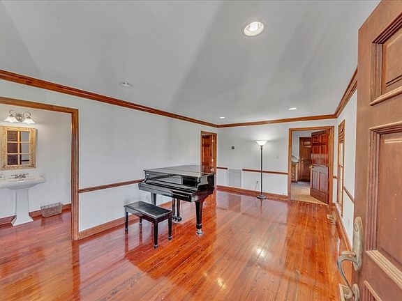 5th image of 254 Fussell Rd