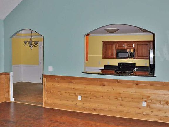 4th image of 162 Lee Road 2181