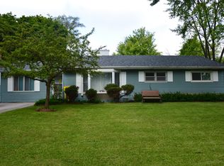 1872 Summerton Pl, Northbrook, IL 60062
