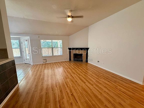 4th image of 1517 Hawk Dr