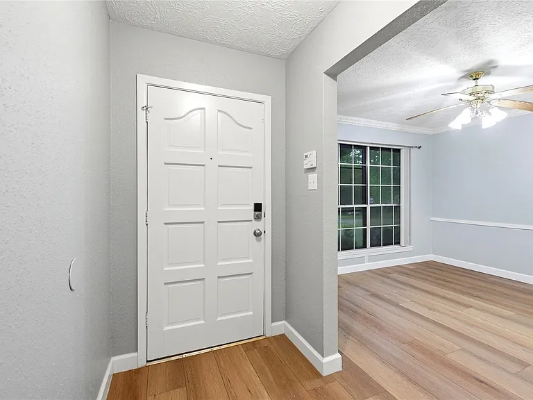 6009 Leafwood Cir — Photo 8