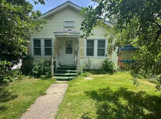 450 24th St N, Springfield, MI 49037
