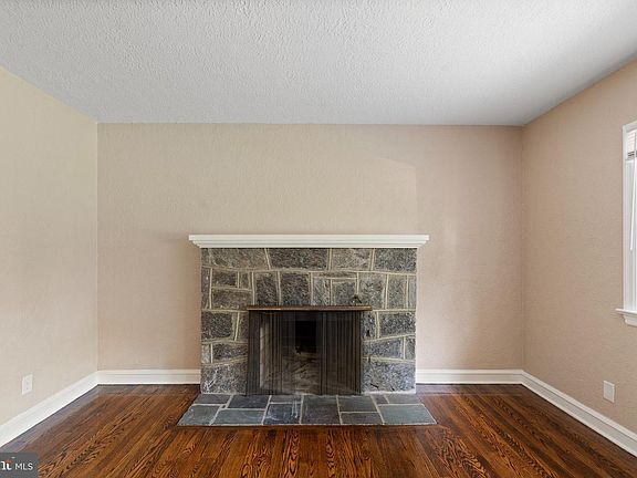 4th image of 237 Adams Ave