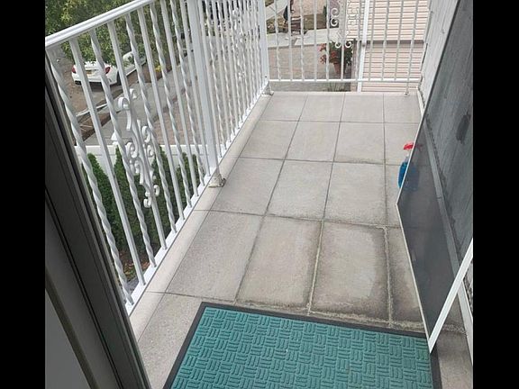 3rd image of 363 Dongan Hills Ave Floor 2